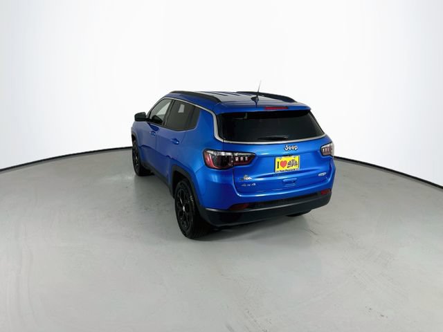 Used 2024 Jeep Compass Latitude AWD/4WD image 7