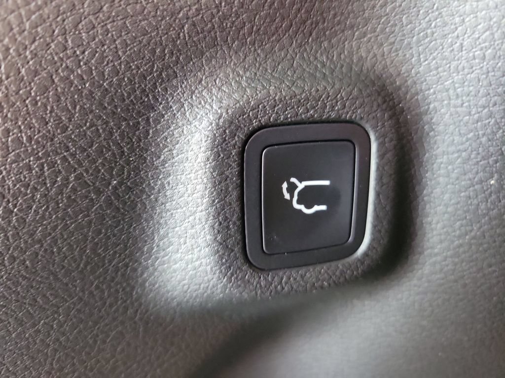 Certified 2024 Jeep Compass Limited w/ Elite Group AWD/4WD image 16