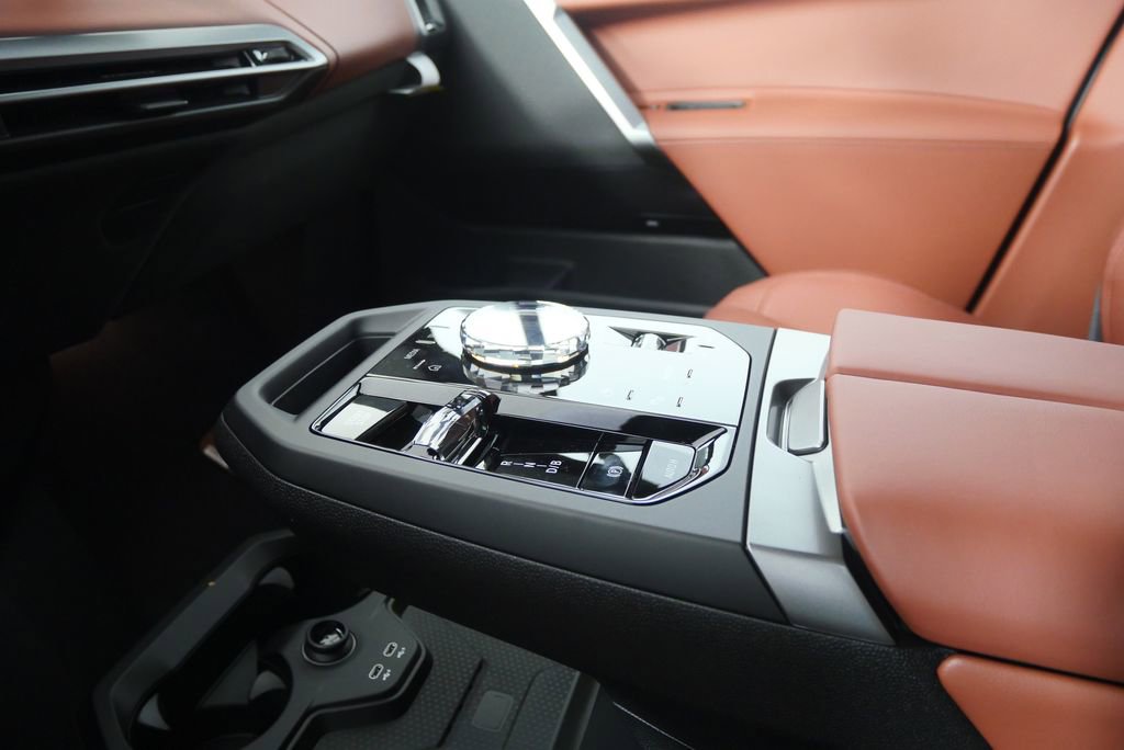 Used 2026 BMW iX xDrive60 w/ M Sport Package image 25