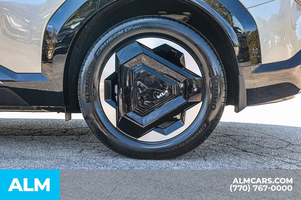 Used 2024 Kia EV9 Land image 18