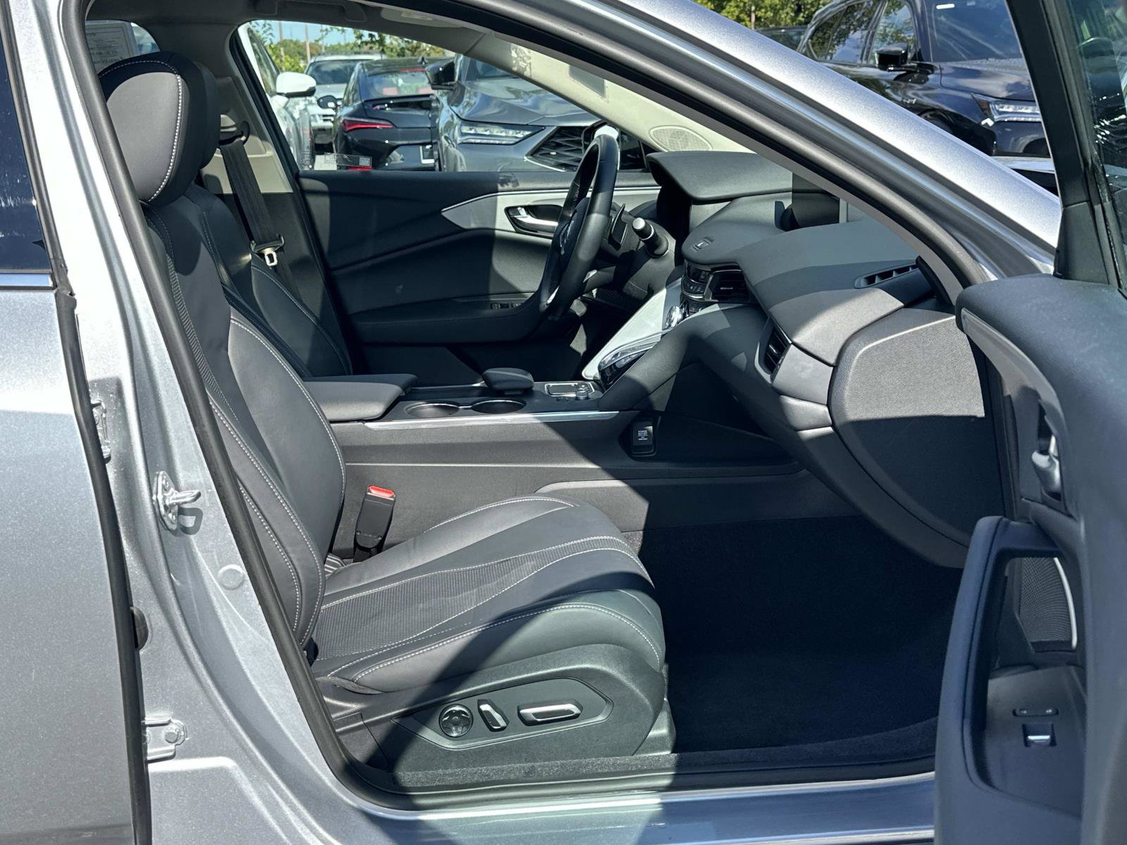 Certified 2022 Acura TLX w/ Technology Package image 14