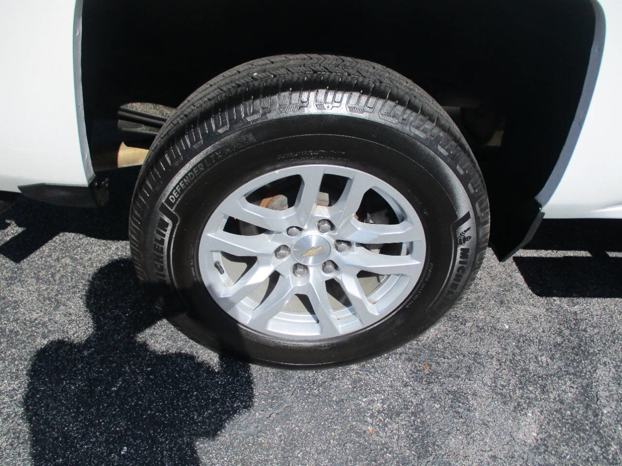 Used 2018 Chevrolet Silverado 1500 LT w/ All Star Edition RWD image 28