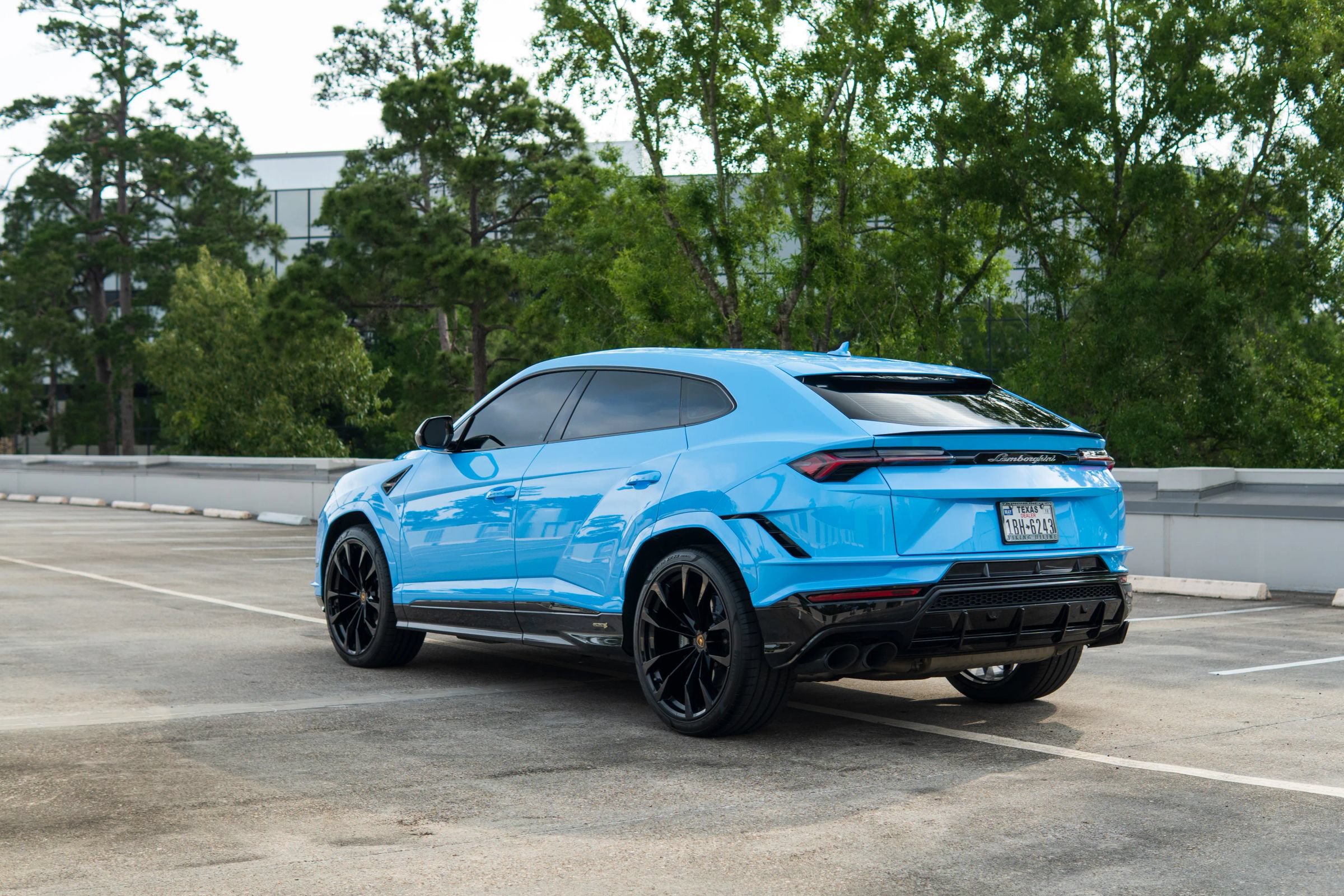 Used 2024 Lamborghini Urus S AWD/4WD image 5