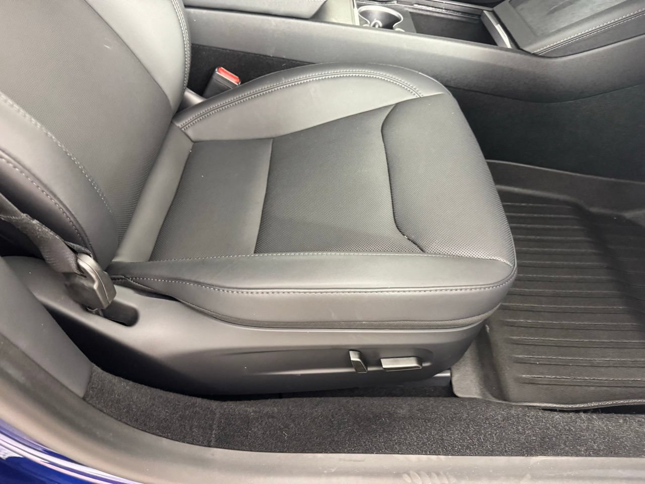 Used 2024 Tesla Model 3 Standard Range RWD image 41