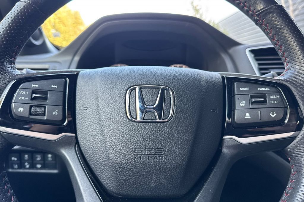 Certified 2025 Honda Ridgeline Black Edition image 23