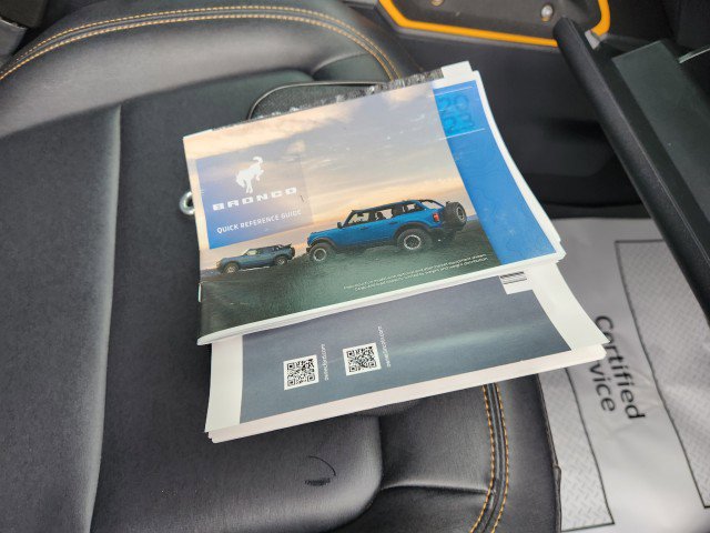 Used 2023 Ford Bronco Badlands image 16