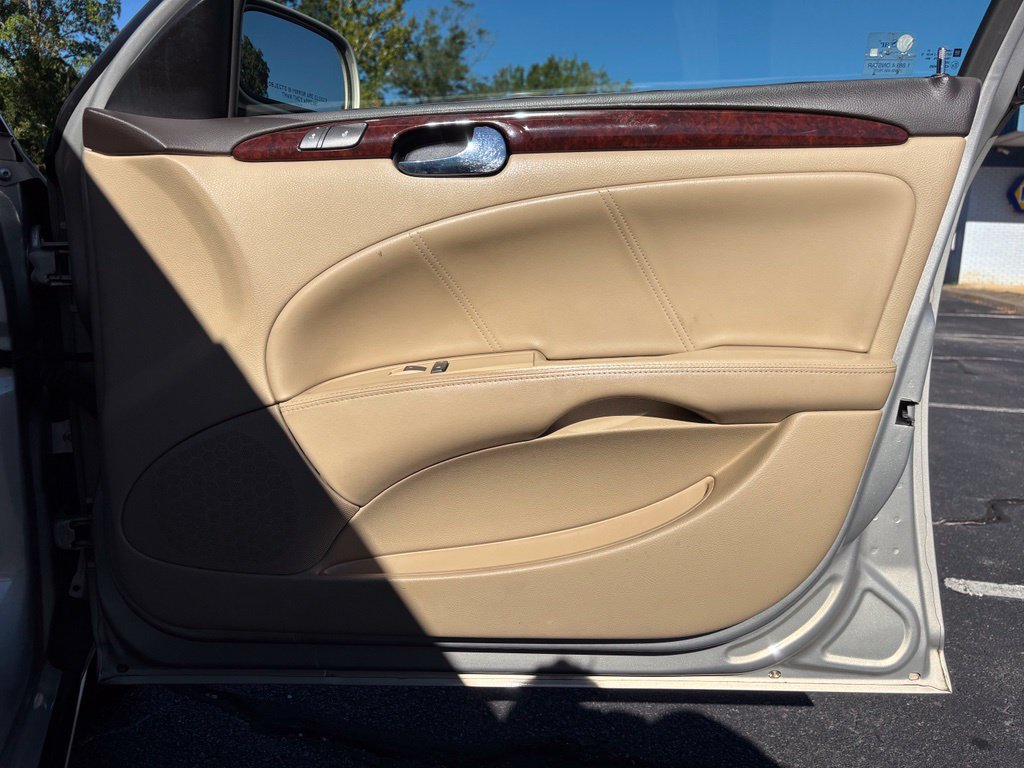 Used 2007 Buick Lucerne CXL FWD image 25