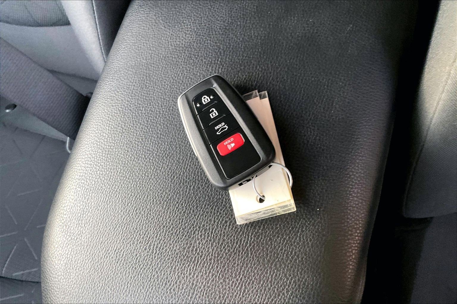 Used 2021 Toyota RAV4 XLE image 11