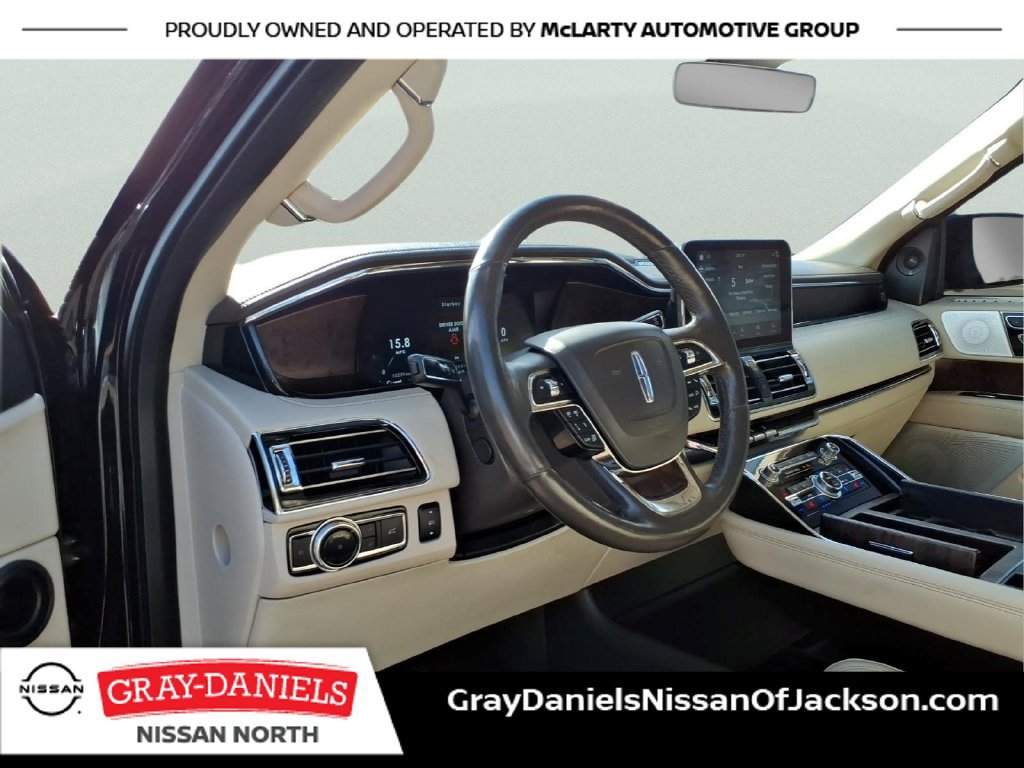 Used 2019 Lincoln Navigator Reserve AWD/4WD image 11