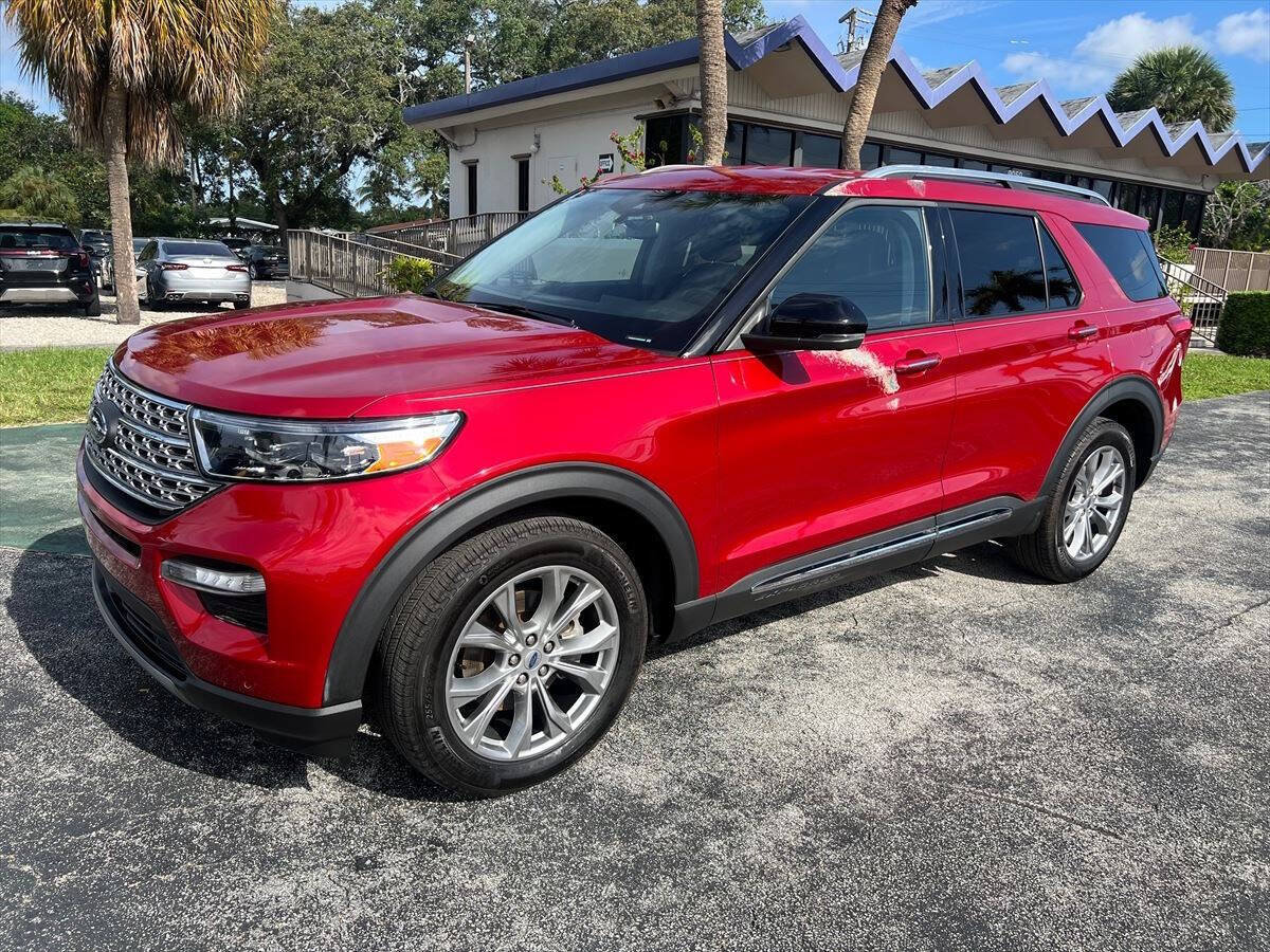 Used 2022 Ford Explorer Limited w/ Equipment Group 301A AWD/4WD image 2