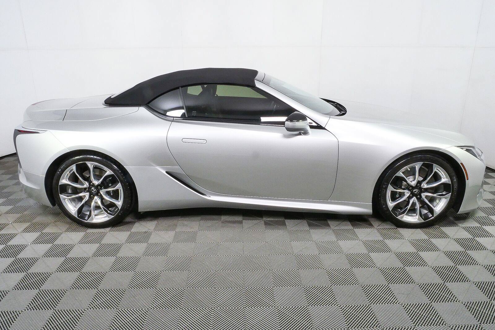 Used 2021 Lexus LC 500 Convertible w/ Touring Package RWD image 2