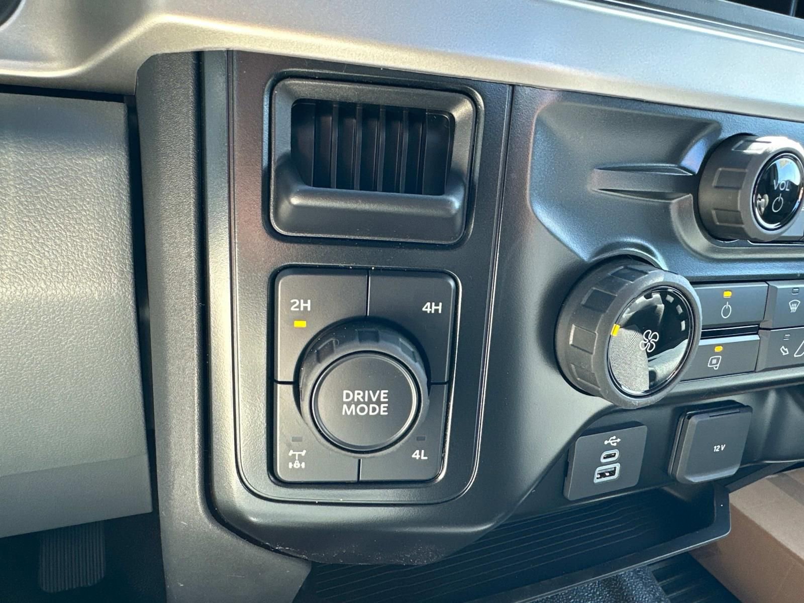 New 2025 Ford F350 XL image 8