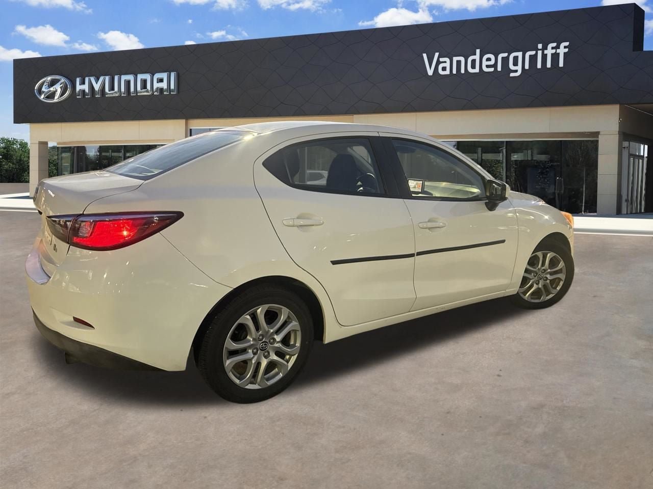 Used 2016 Scion iA FWD image 4