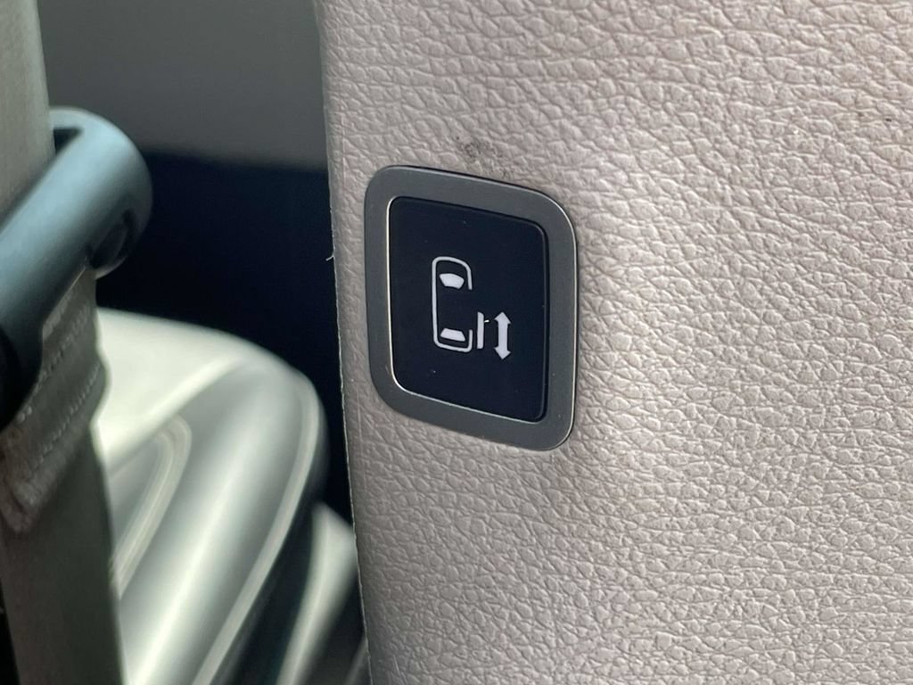 Certified 2024 Chrysler Pacifica Touring-L FWD image 17