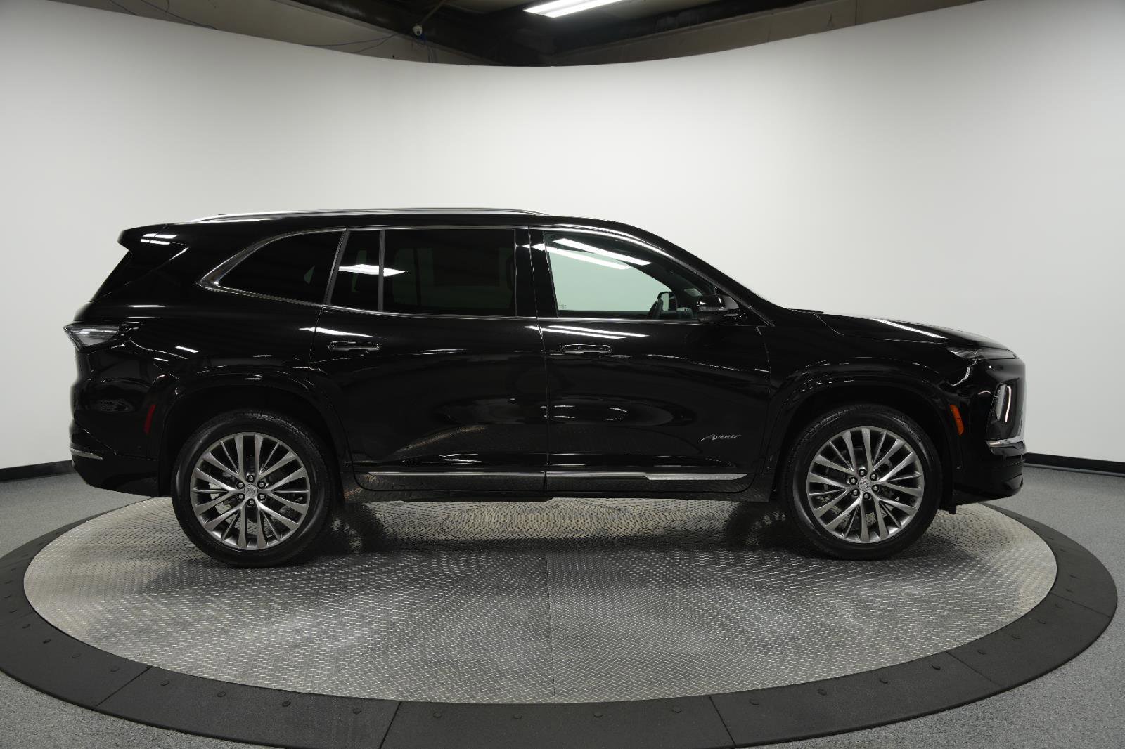 New 2026 Buick Enclave Avenir w/ Super Cruise Package AWD/4WD image 9