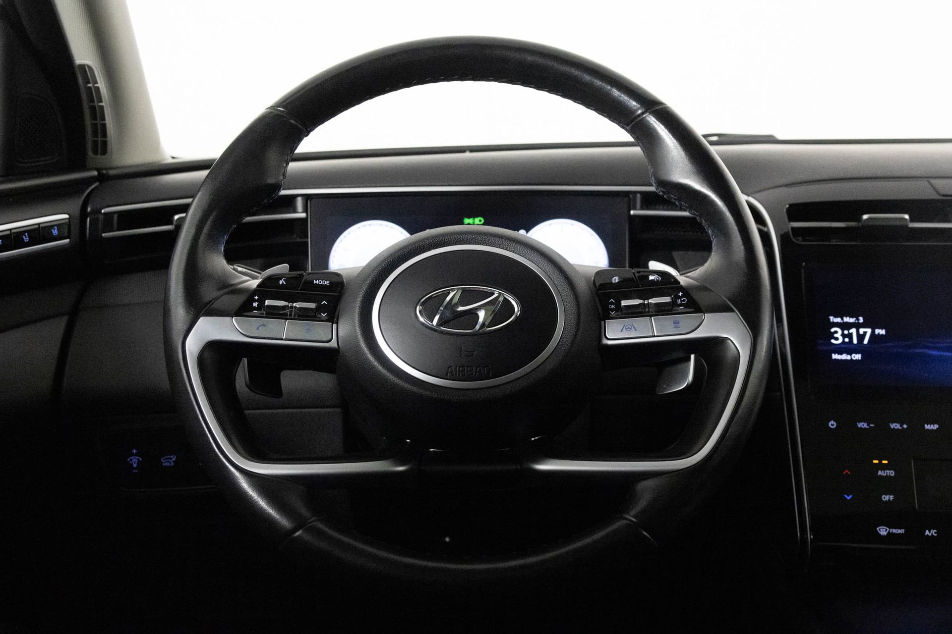 Used 2023 Hyundai Tucson Limited image 28