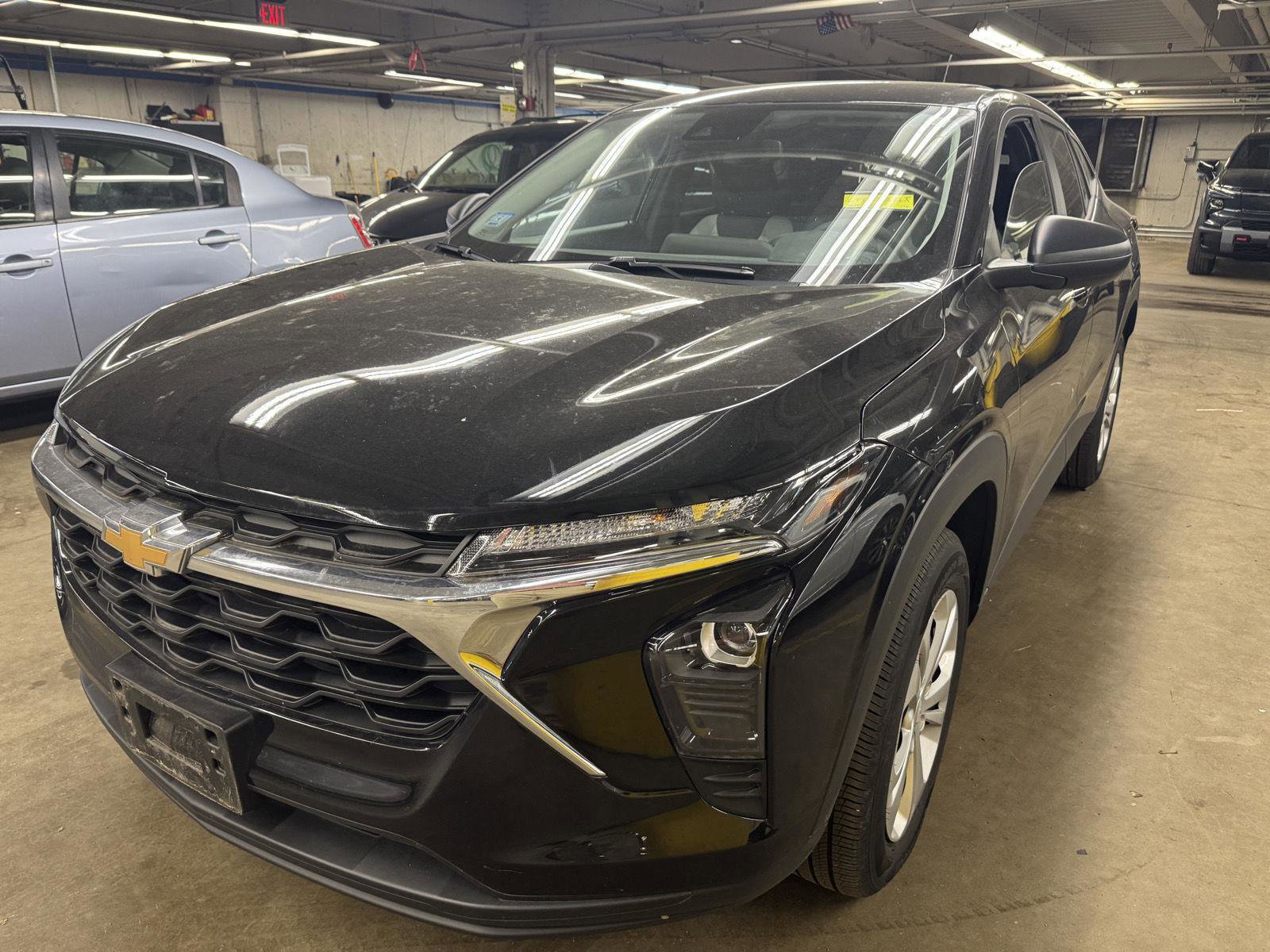Used 2024 Chevrolet Trax ACTIV w/ Sunroof Package FWD image 2