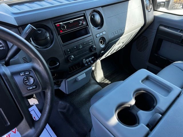 Used 2016 Ford F550 2WD Regular Cab Super Duty image 24