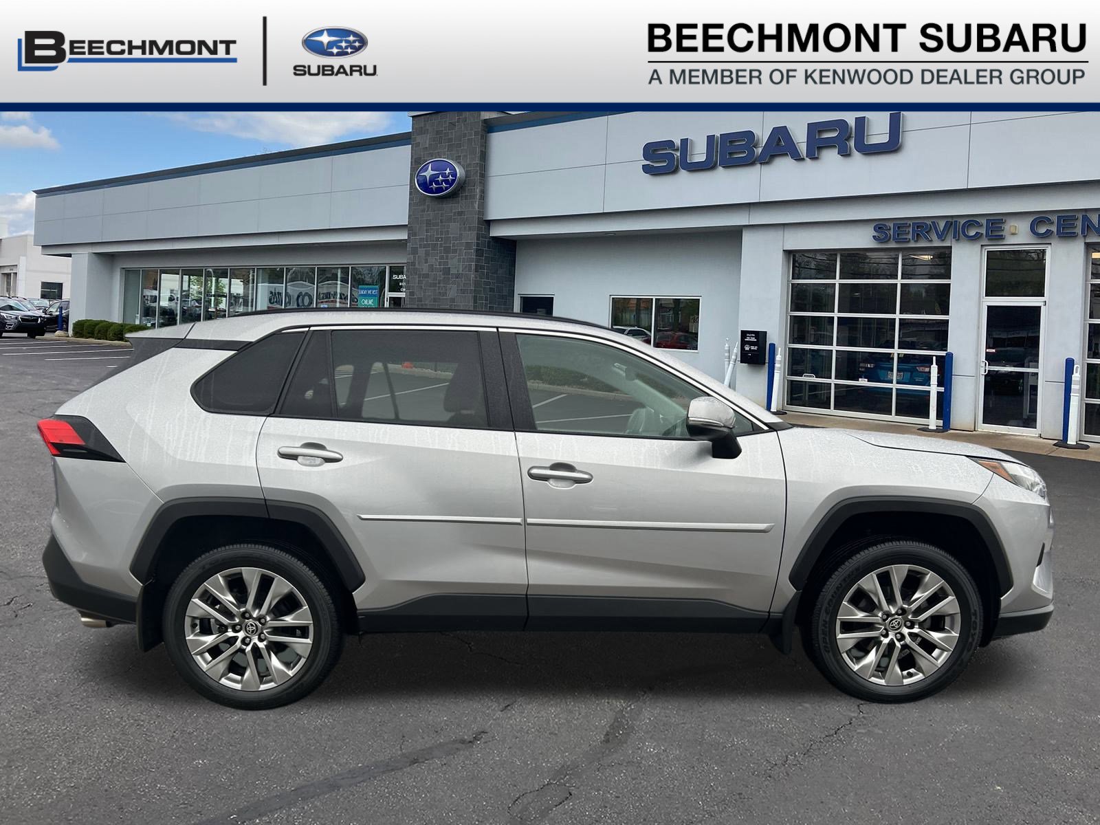 Used 2022 Toyota RAV4 XLE Premium image 8