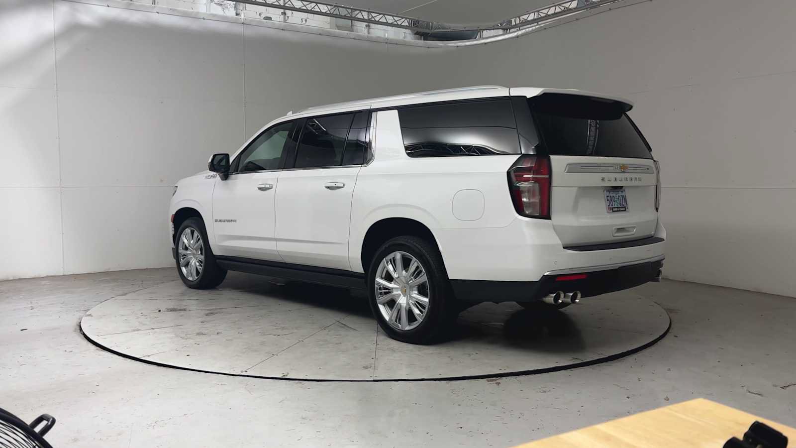 Used 2024 Chevrolet Suburban High Country w/ Premium Package AWD/4WD image 8