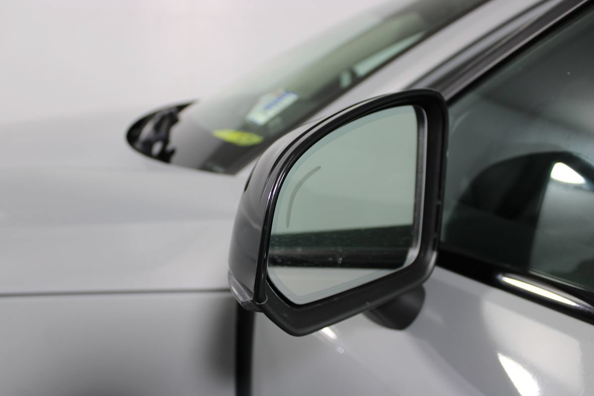 Used 2024 Volvo XC40 B5 Core AWD/4WD image 40