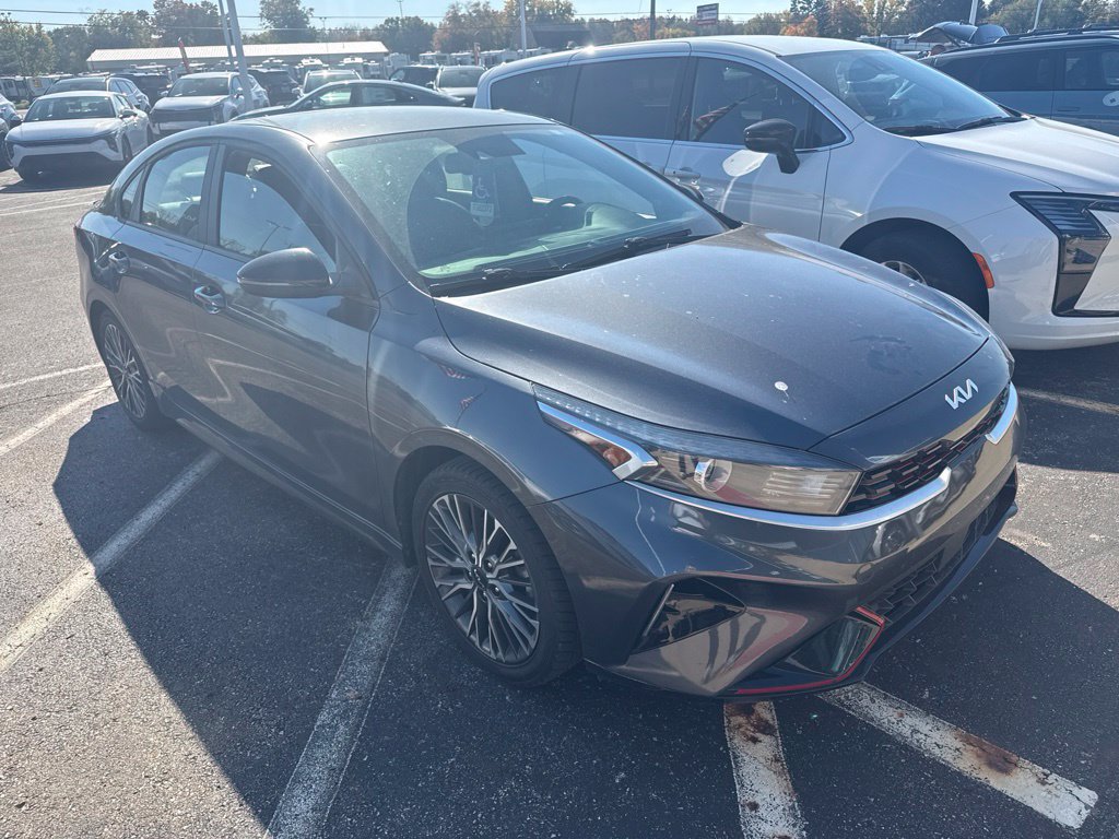 Used 2022 Kia Forte GT-Line w/ GT-Line Technology Package FWD image 4