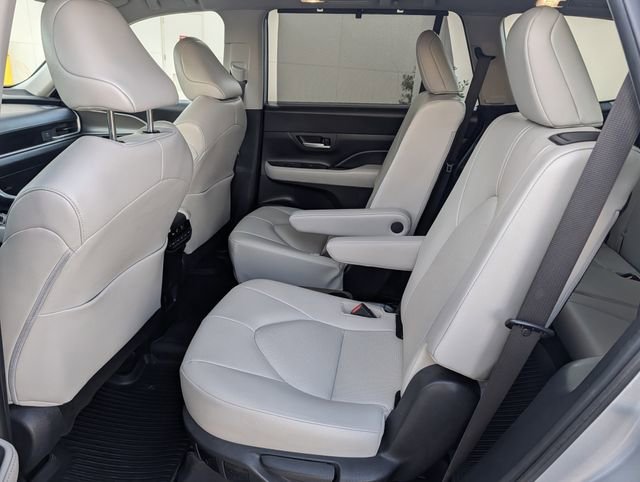 Used 2024 Toyota Grand Highlander XLE image 28