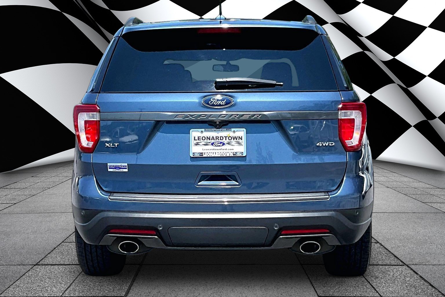 Used 2018 Ford Explorer XLT w/ Equipment Group 202A AWD/4WD image 4