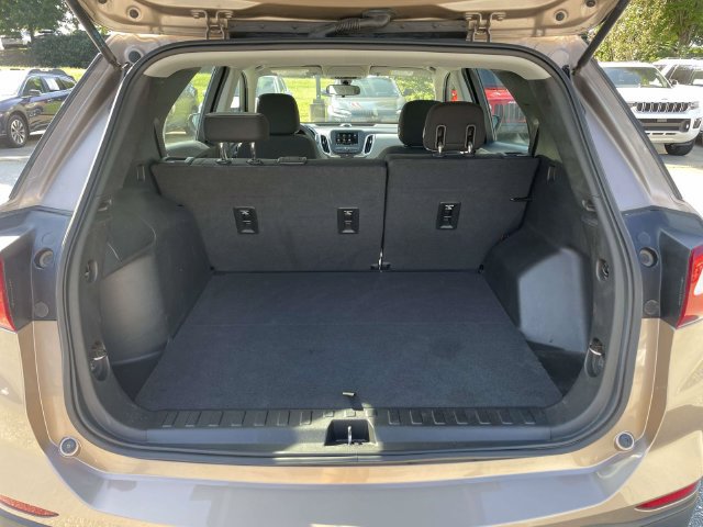 Used 2019 Chevrolet Equinox LS FWD image 12