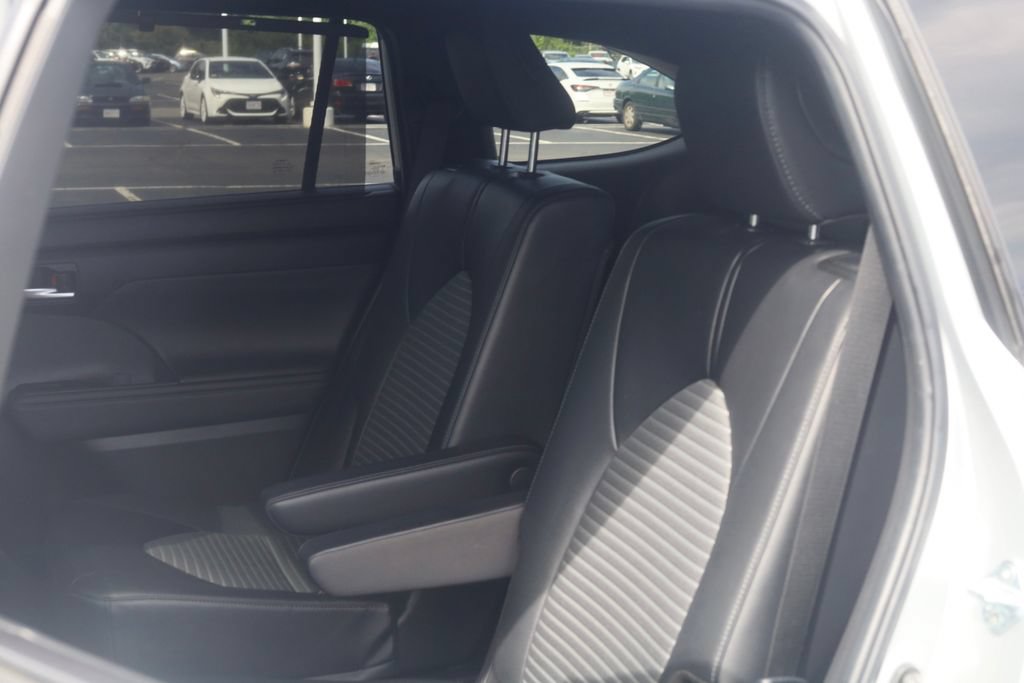 Used 2024 Toyota Highlander XSE AWD/4WD image 20