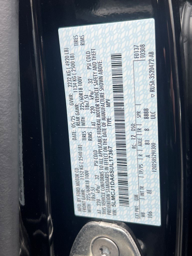 Certified 2025 Lincoln Corsair AWD image 27