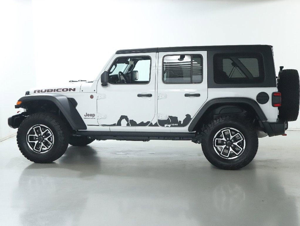 Used 2026 Jeep Wrangler Unlimited Rubicon w/ Technology Group AWD/4WD image 39