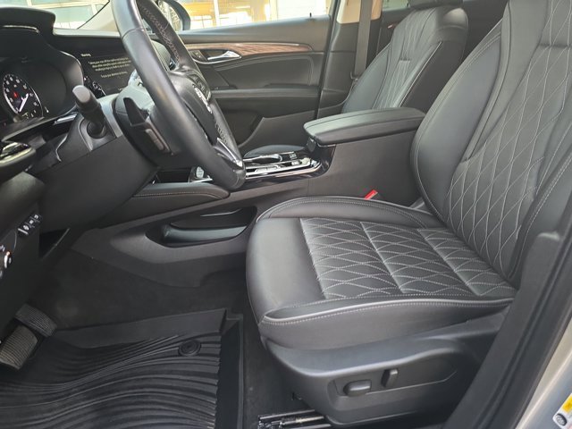 Used 2023 Buick Envision Avenir image 16