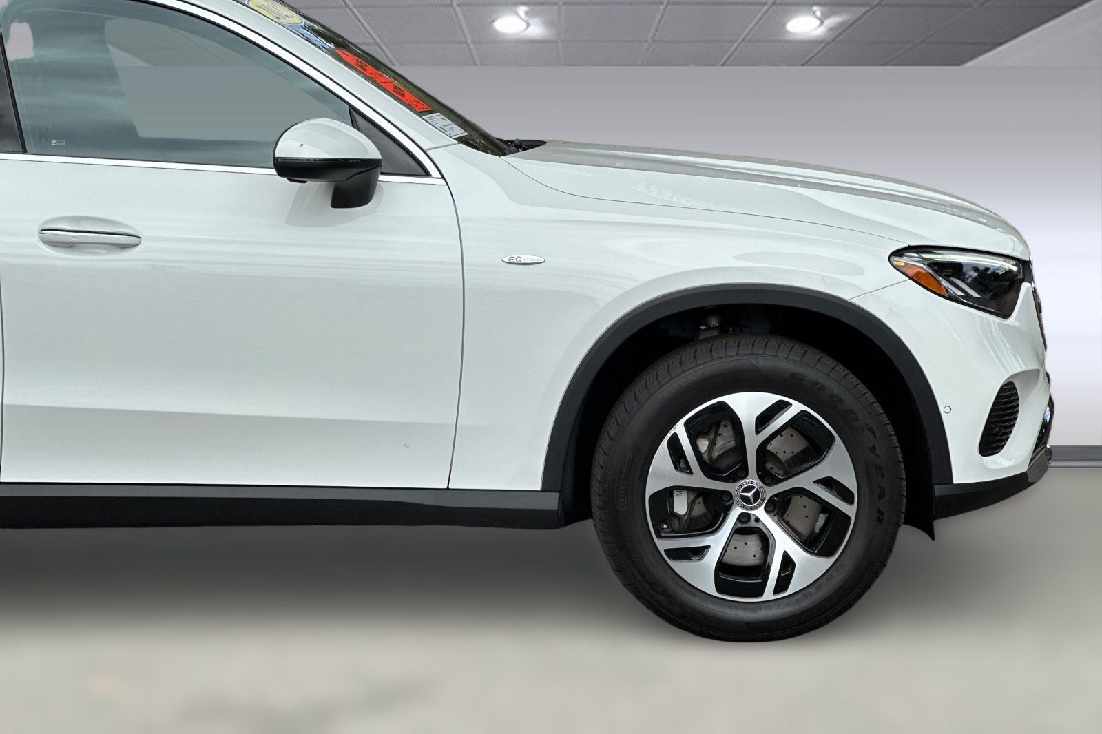 Used 2025 Mercedes-Benz GLC 350e 4MATIC image 36