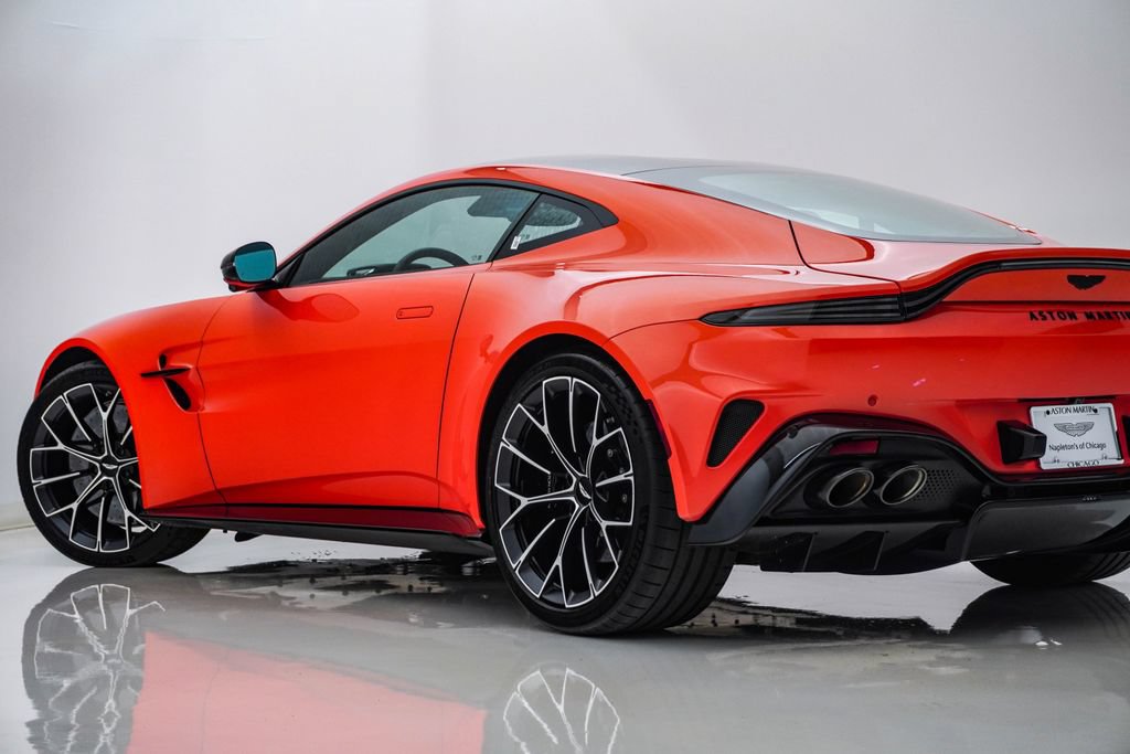 Used 2026 Aston Martin V8 Vantage Coupe RWD image 9