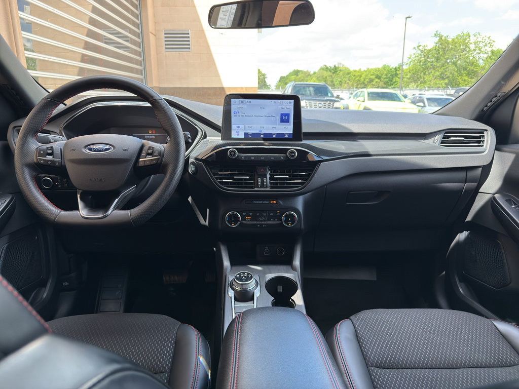 Used 2025 Ford Escape ST-Line FWD image 11