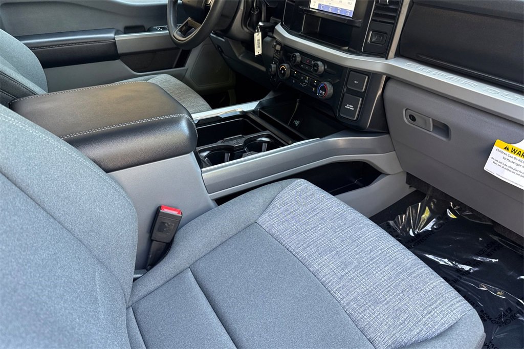 New 2025 Ford F250 XLT w/ FX4 Off-Road Package image 12
