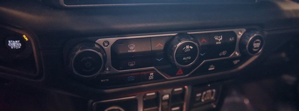 Used 2024 Jeep Wrangler Unlimited Rubicon 4xe image 17