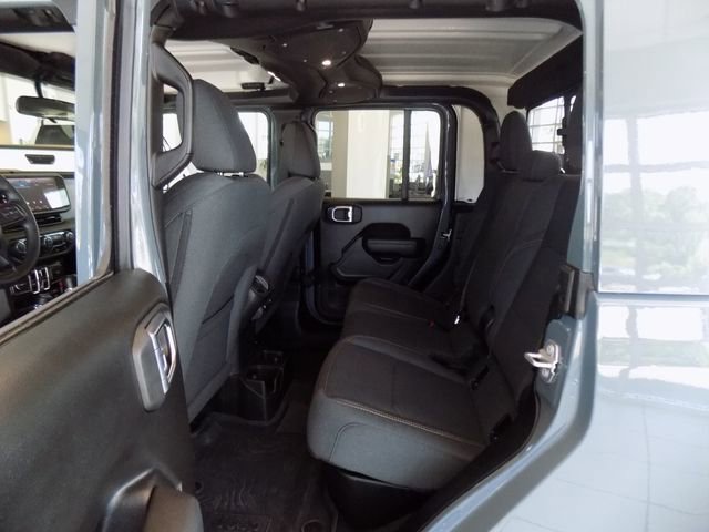 Certified 2024 Jeep Gladiator Sport AWD/4WD image 23