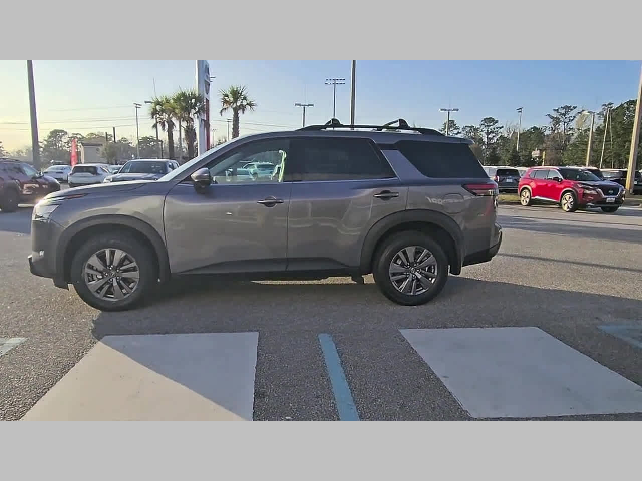 Used 2024 Nissan Pathfinder SV w/ Cargo Package image 25