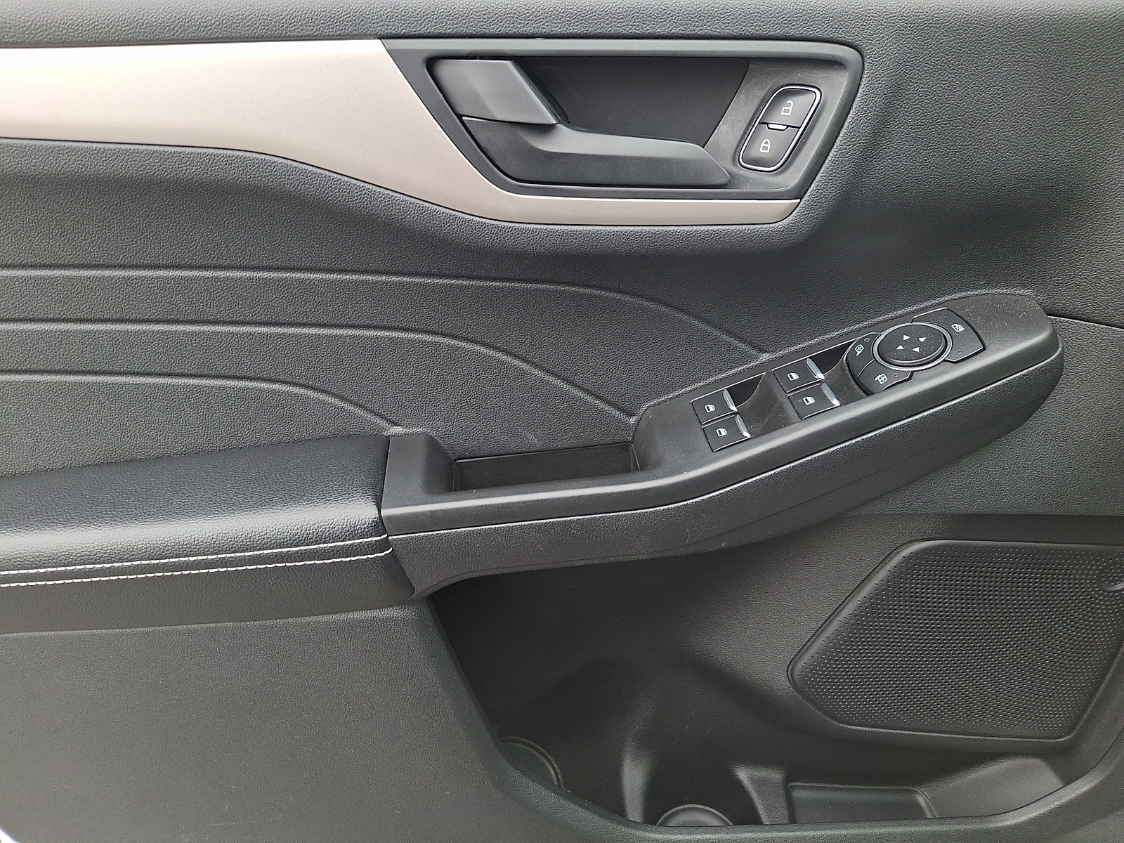 Certified 2022 Ford Escape SE AWD/4WD image 10