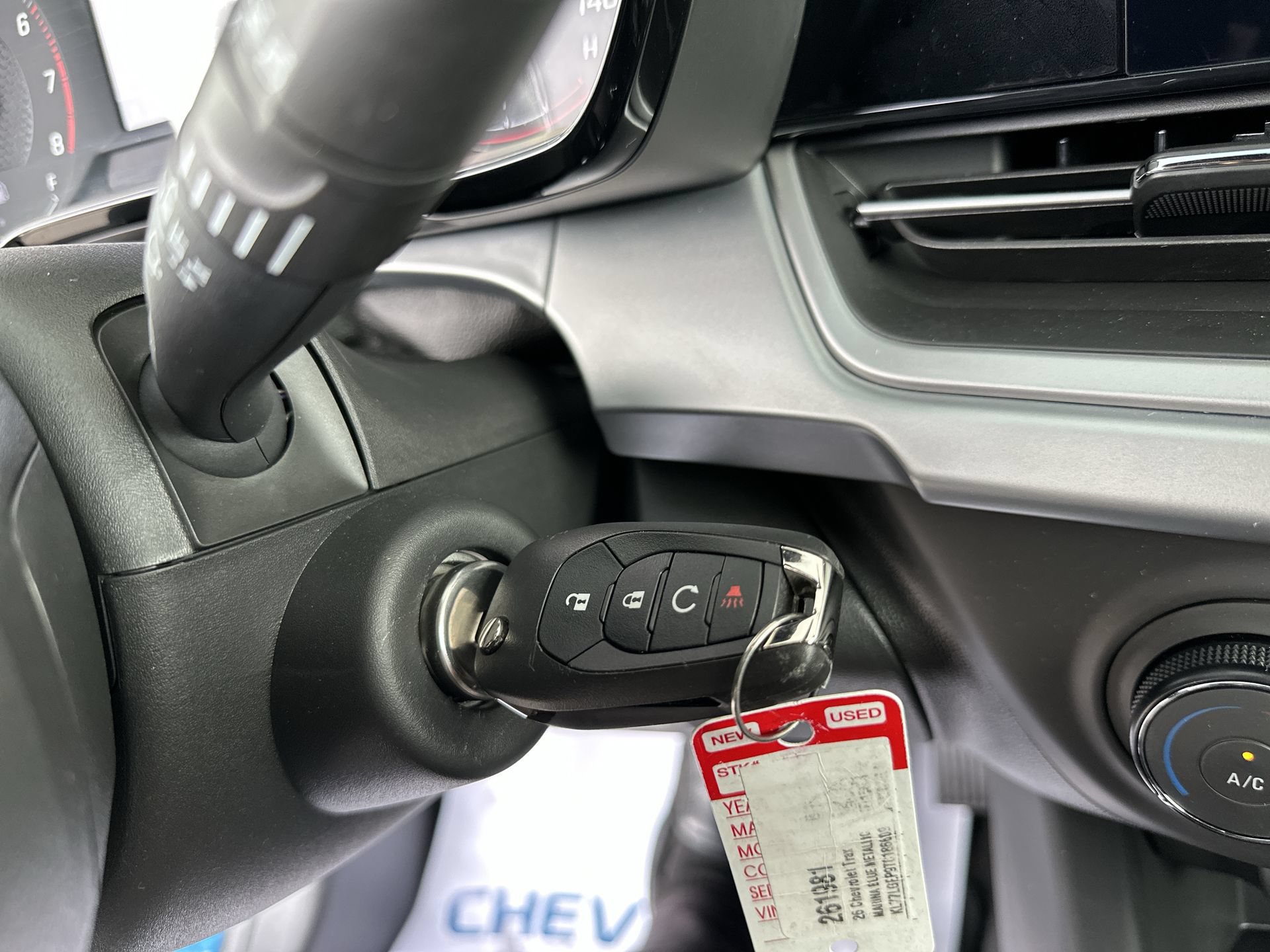 Used 2026 Chevrolet Trax RS w/ Sunroof Package FWD image 30