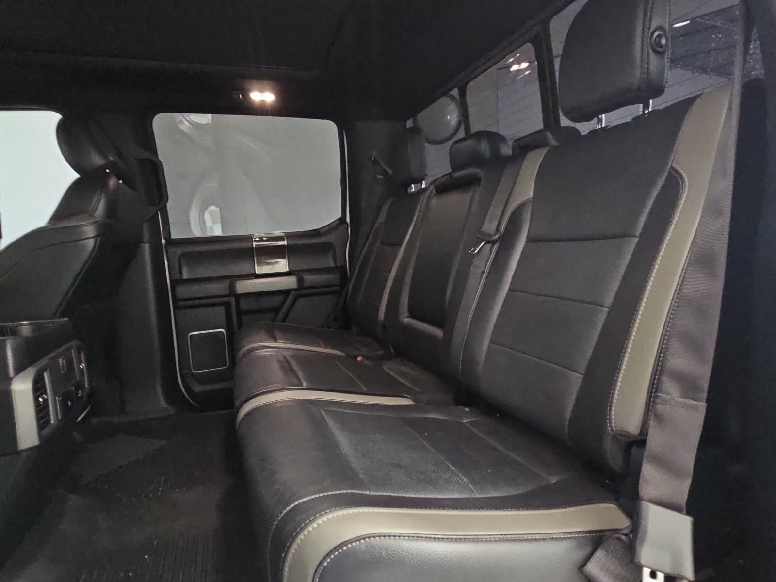 Used 2018 Ford F150 Raptor w/ Equipment Group 802A Luxury AWD/4WD image 12