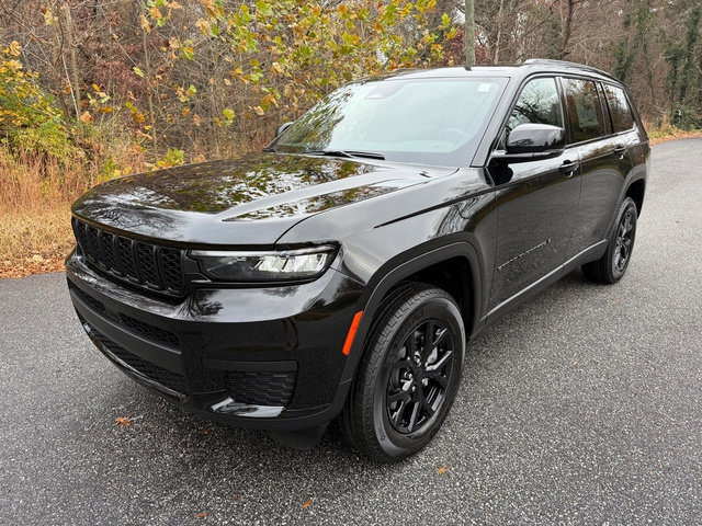 New 2025 Jeep Grand Cherokee L Altitude image 3