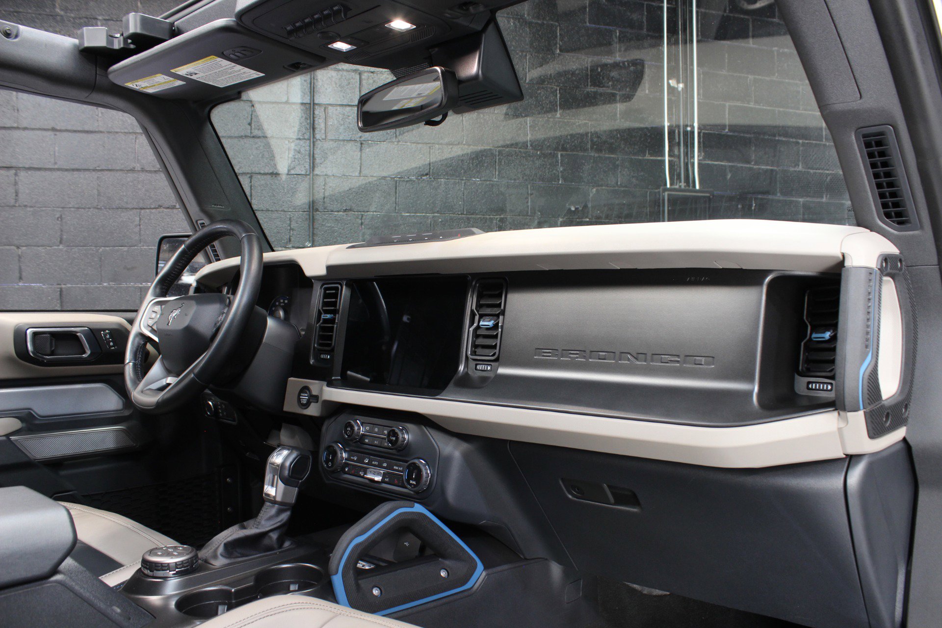 Used 2022 Ford Bronco Wildtrak image 40