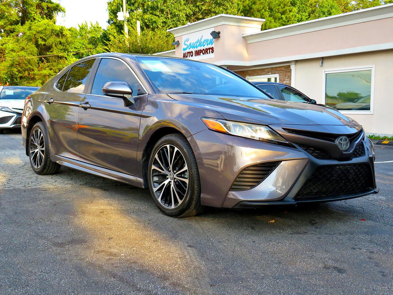 Used 2018 Toyota Camry SE image 5
