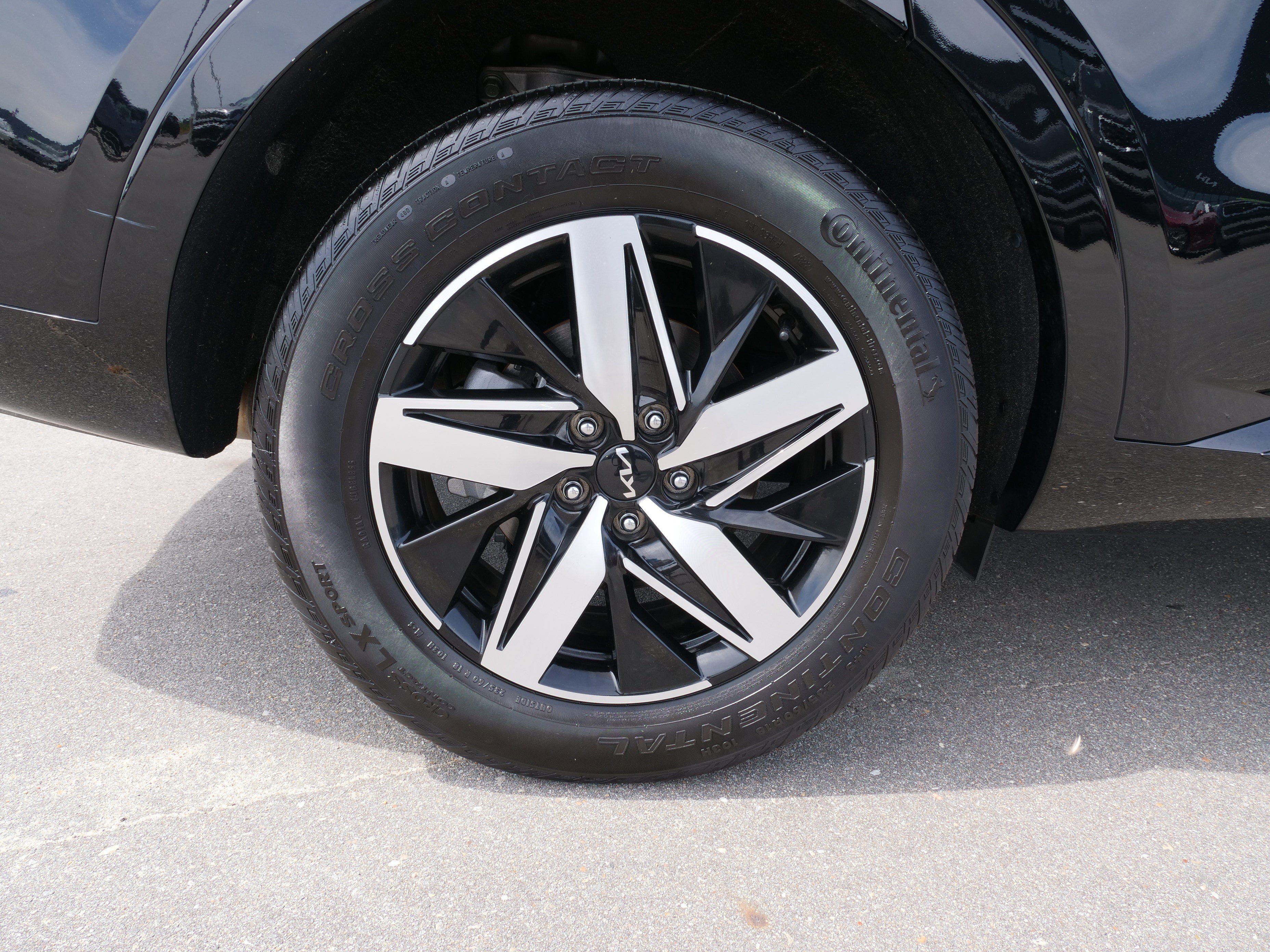 Certified 2023 Kia Sorento EX w/ Panoramic Sunroof Package image 11