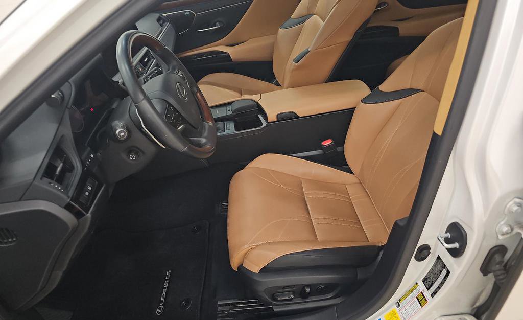 Used 2022 Lexus ES 350 Ultra Luxury w/ Accessory Package 2 image 7