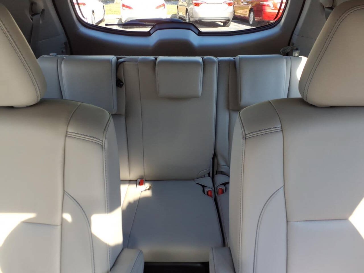 Used 2019 Toyota Highlander XLE FWD image 21
