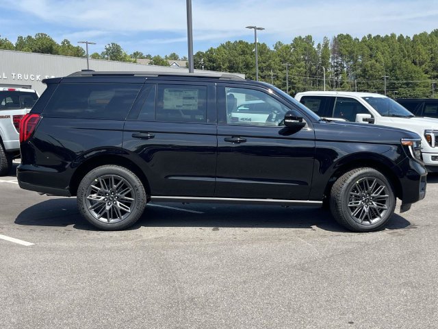 New 2027 Ford Expedition Platinum w/ Stealth Appearance Package AWD/4WD image 2